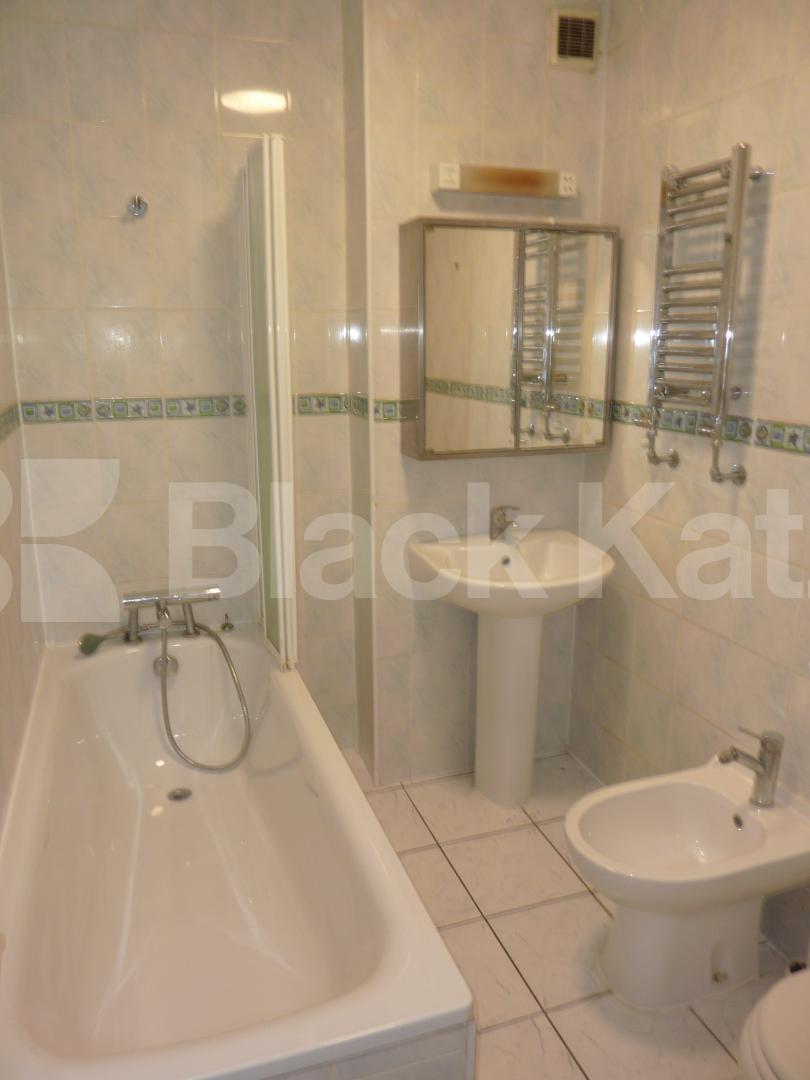 			LARGE 4 BED IN CAMDEN1, 4 Bedroom, 1 bath, 1 reception Flat			 Camden Street, CAMDEN